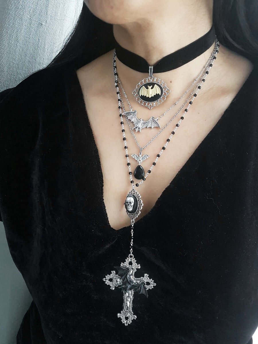 BLACK ONYX SKULL & VAMPIRE ROSARY NECKLACE – THEBLACKWARDROBE.COM